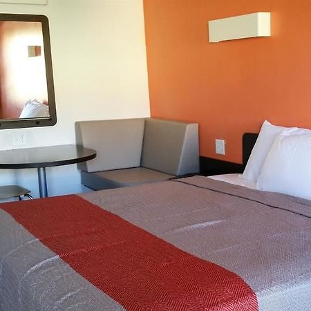 Motel 6-Blue Springs, Mo Exteriér fotografie